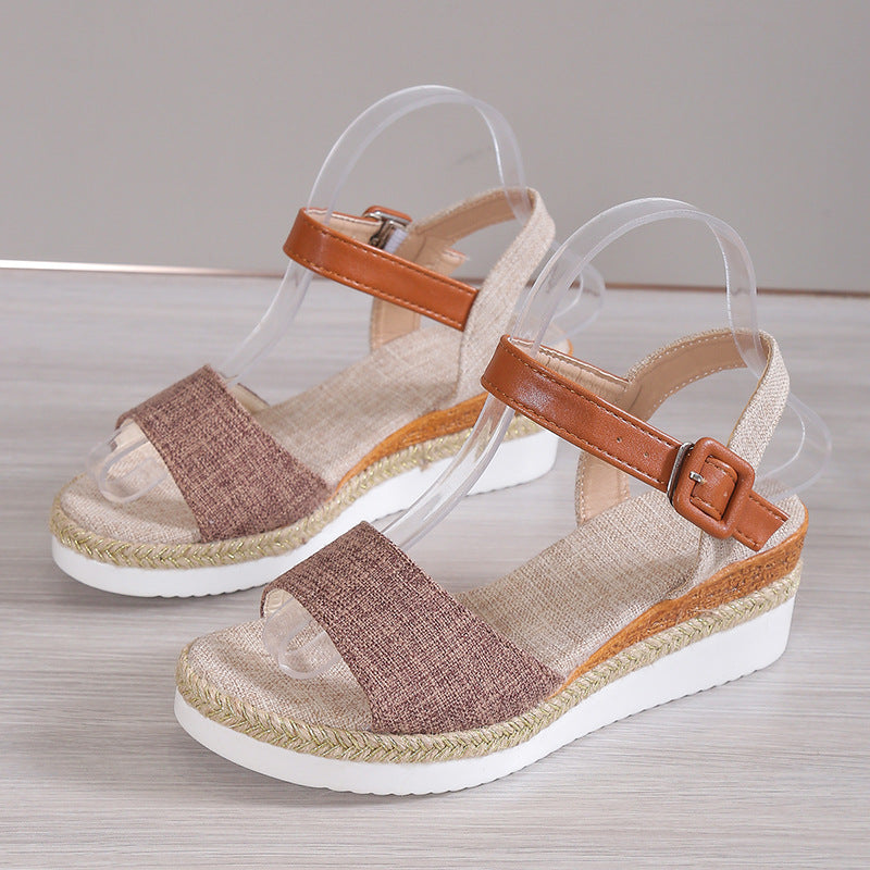 Damen Wedge-Sandaletten mit transparenten Riemen und natürlichem Bast-Detail EB