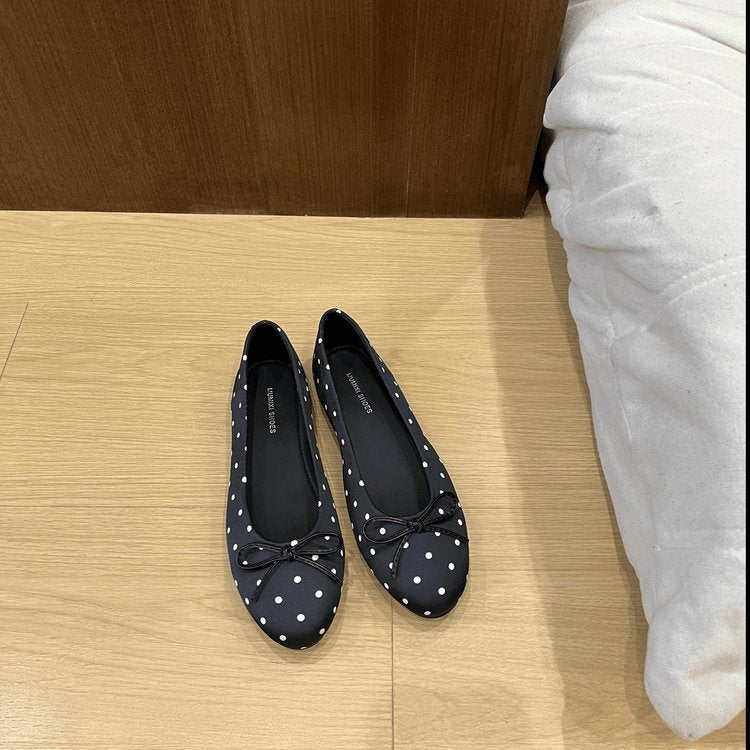 Damen klassische Ballerinas mit verspieltem Punktmuster und dekorativem Schleifendetail EB