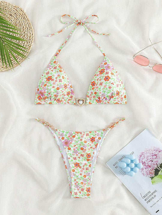 Damen Triangel-Bikini mit dekorativen Kettendetails und floralen Akzenten EB