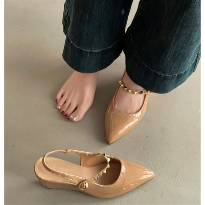 Damen Slingback-Pumps mit dekorativen Metallakzenten EB