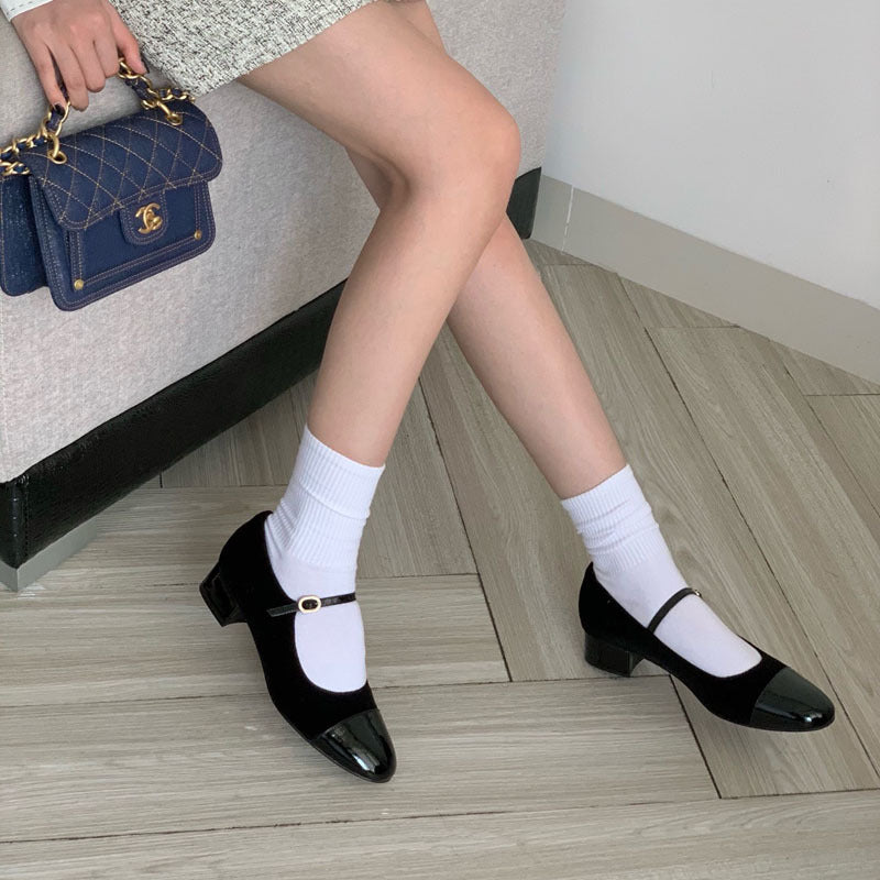 Damen Elegante Ballerinas mit verstellbarem Riemen und glänzender Oberfläche EB