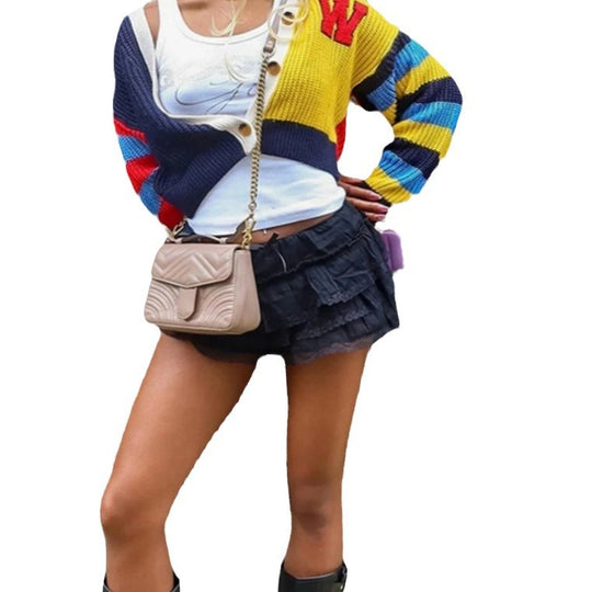Damen Gemusterter Strickjacke mit Knopfdetails und weiten Ärmeln EB