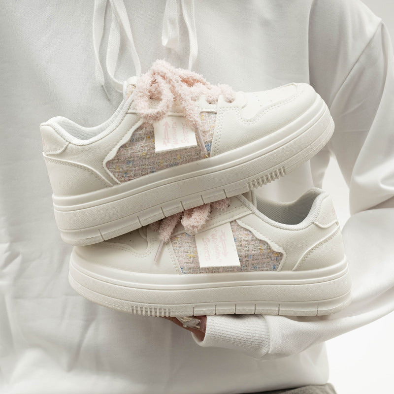 Damen Sneakers mit innovativem, weichem Innenfutter und speziellen Schnürdetails EB