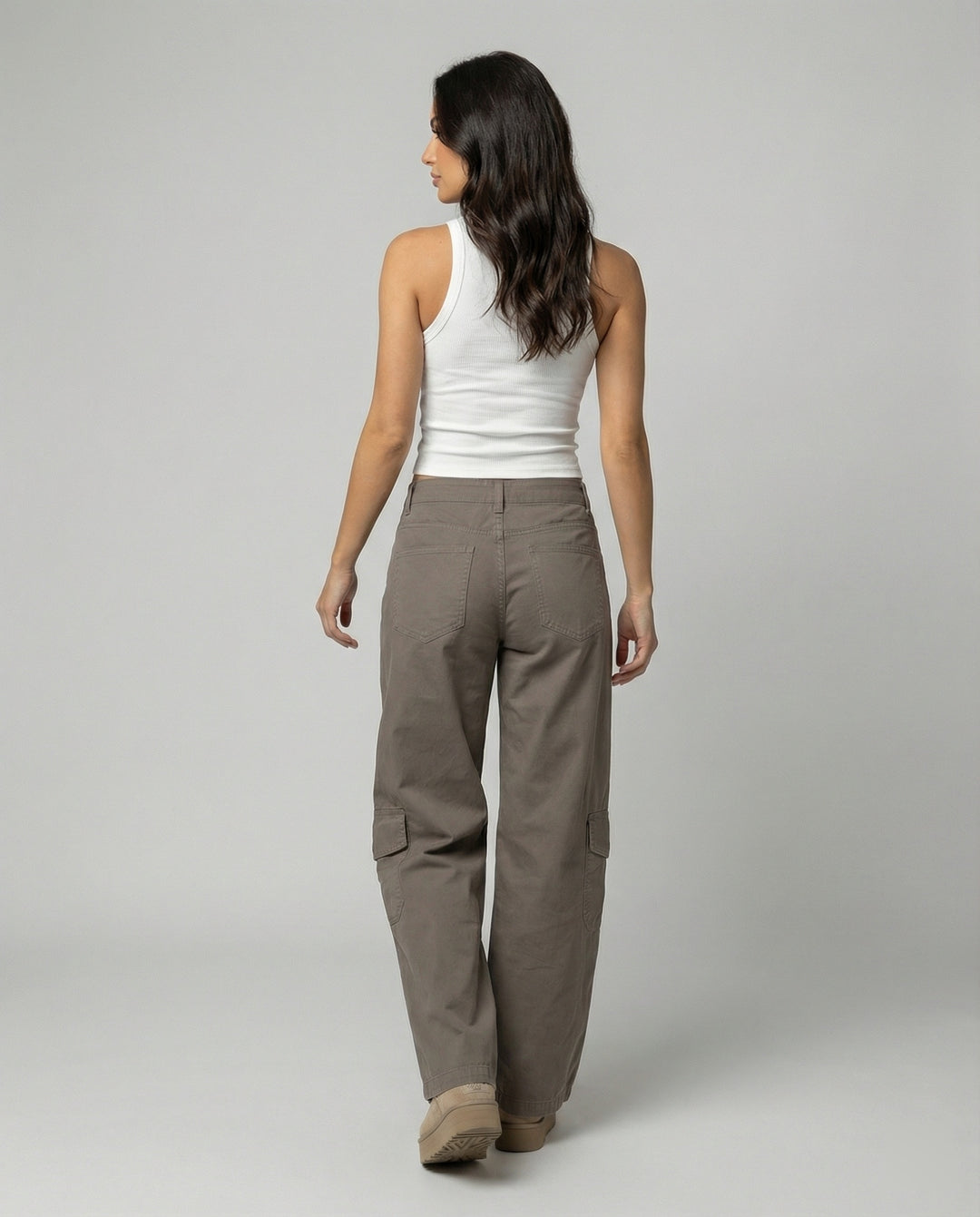 Damen hochgeschnittene Cargo-Hose mit weitem Bein, aufgesetzten Klappentaschen und Ziernähten EB