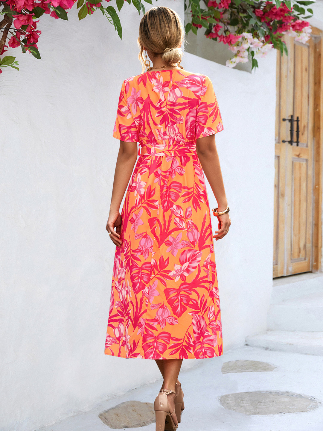 Damen Wickelkleid im floralen Design mit eleganten Rüschendetails EB