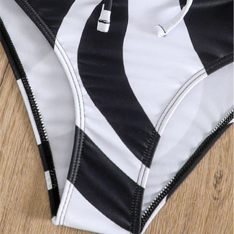 Damen Bandeau-Bikini mit verstellbaren Schnürdetails und modischem Muster EB