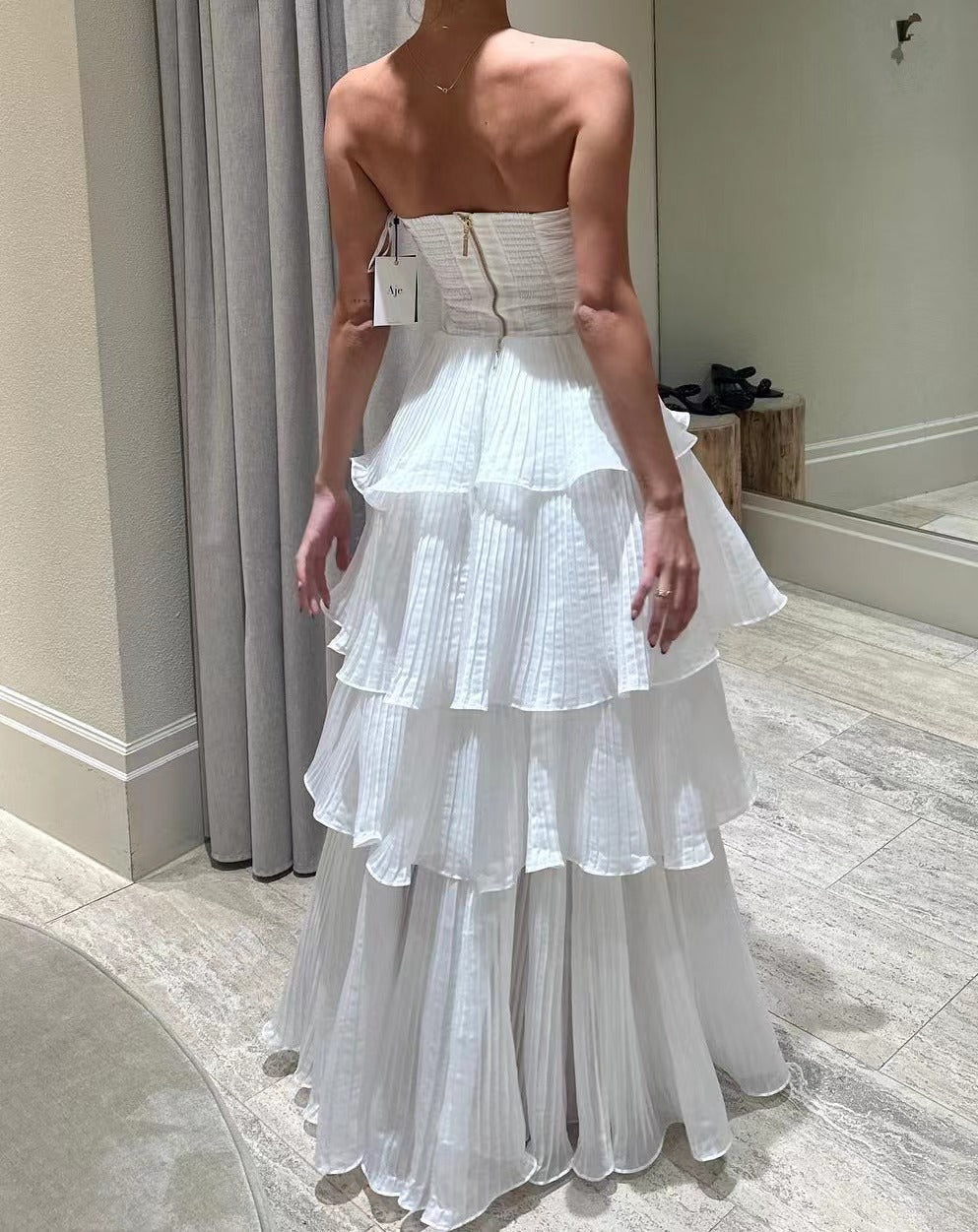 Damen Maxikleid mit voluminösen Rüschendetails und elegantem Rock EB