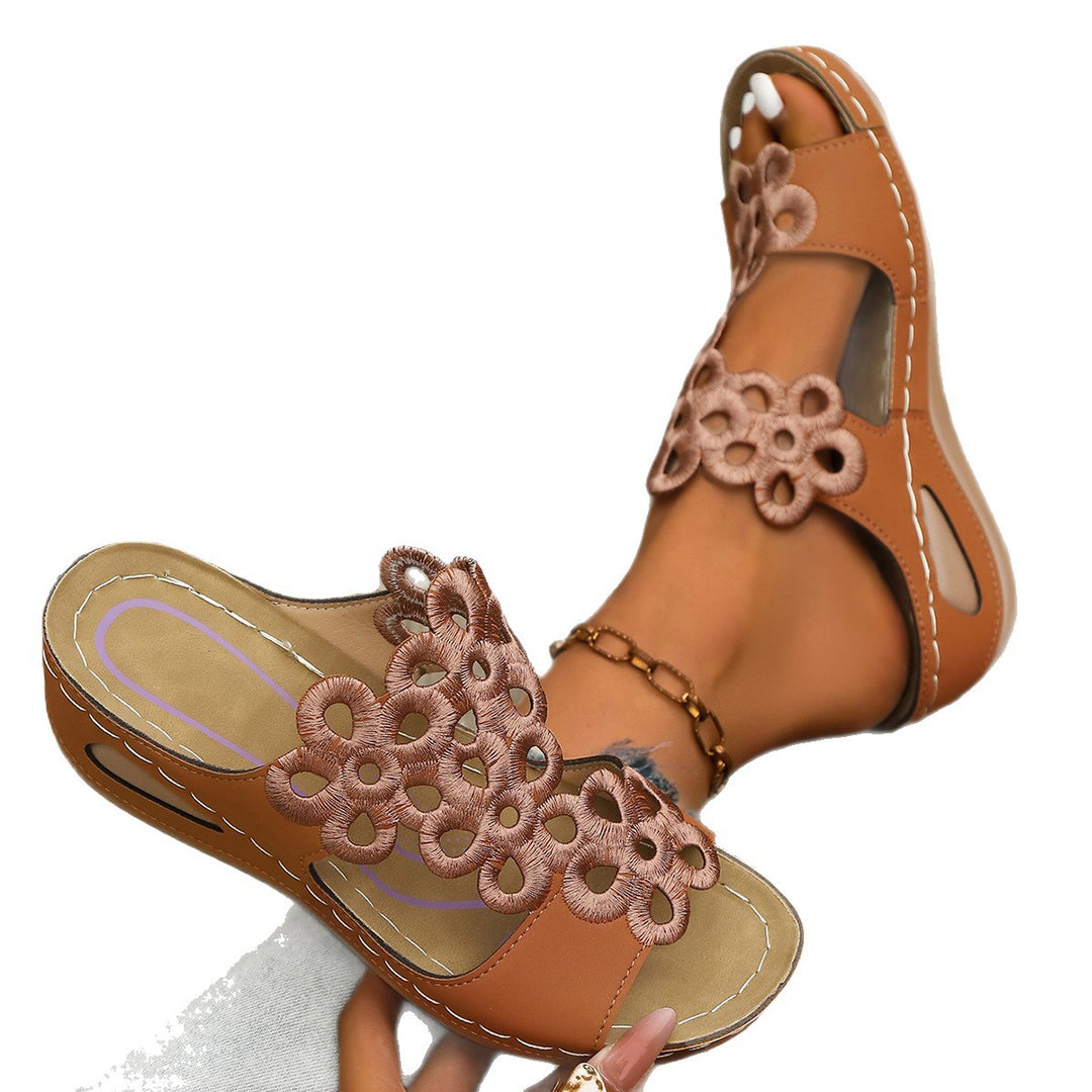 Damen Wedge-Sandalen mit floralem Riemendesign und komfortabler Fußbettgestaltung EB