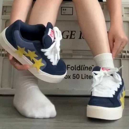 Damen Sportliche Sneaker mit kreativen Applikationen und dicker Sohle EB