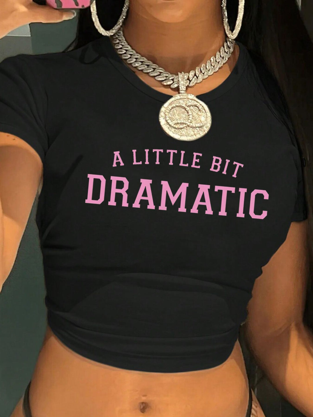 Damen Crop-Top mit kreativem Grafikdesign und modernem Schriftzug EB