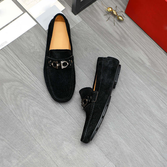 Damen Mokassin mit elegantem Zierdetail und hochwertiger Wildlederoberfläche EB