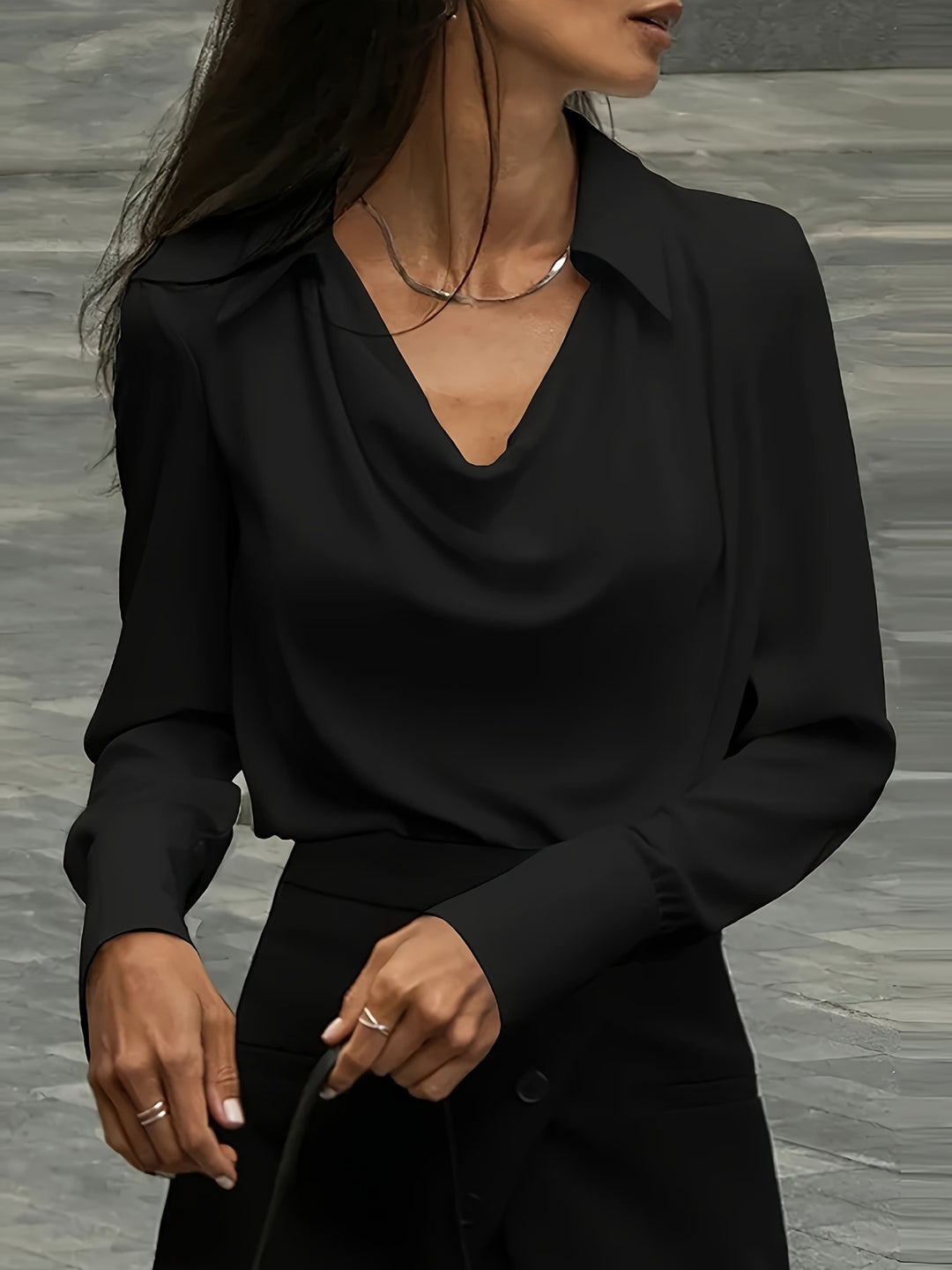 Damen Elegante Bluse mit schwungvollem Ausschnitt und langem Arm EB