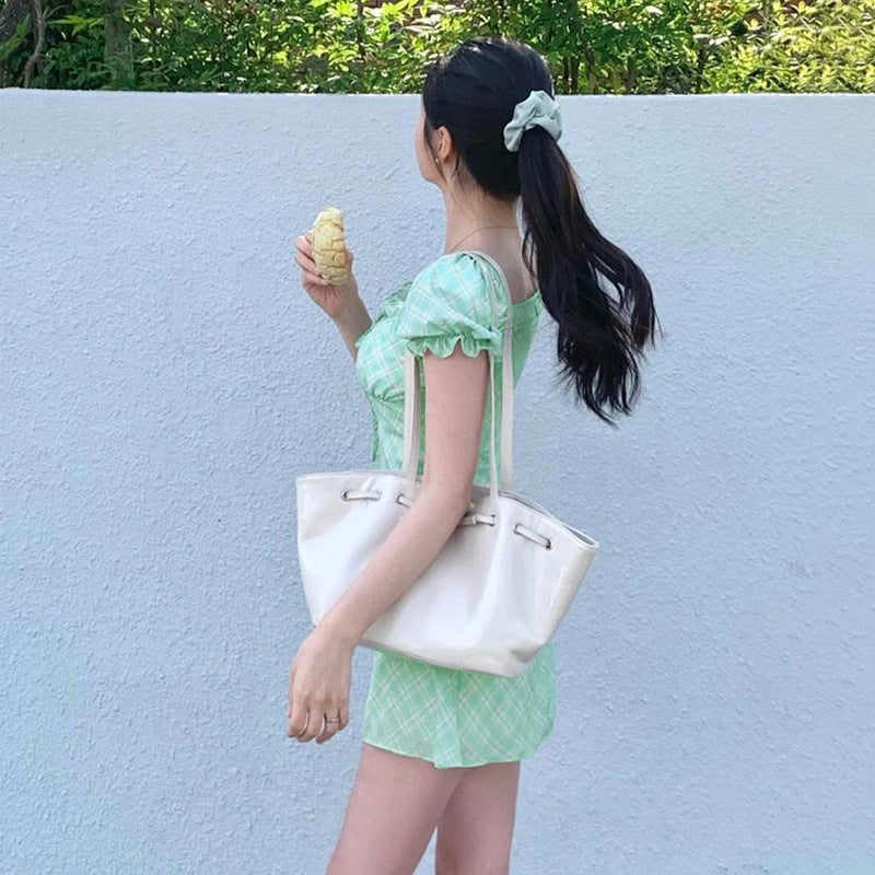 Damen figurbetontes Minikleid mit Puffärmeln und Karomuster EB