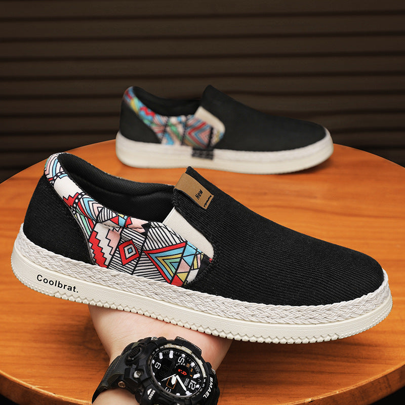 Damen Slip-On Sneakers mit buntem Musterdetail und rutschfester Sohle EB