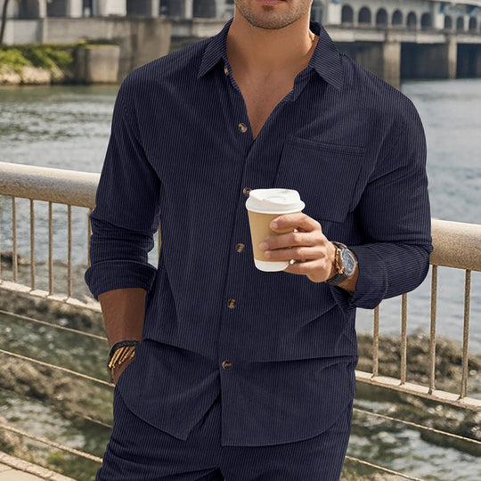 Herren gestreiftes Langarmshirt mit modischem Stehkragen und praktischer Brusttasche EB