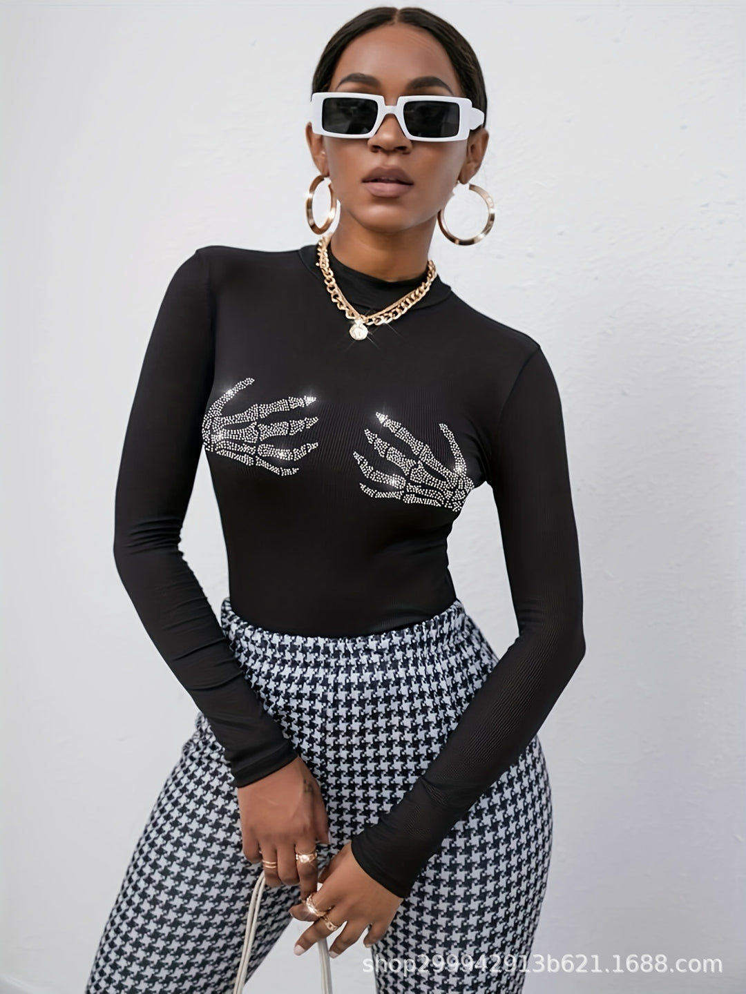 Damen nan figurbetontes transparentes Netz-Langarmshirt mit hohem Kragen und Strass-Skelettmotiv EB