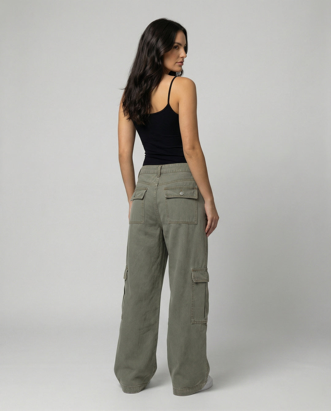 Damen extraweite Baggy-Cargo-Palazzo-Hose mit niedrigem Bund, markanten Teilungsnähten und großen Klappentaschen EB