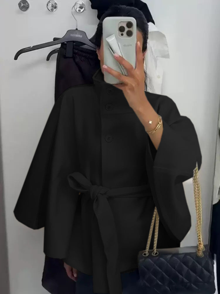 Damen nan weite Cape-Jacke mit Stehkragen, verdeckter Knopfleiste und Bindegürtel EB