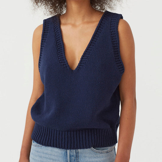 Damen stylischer Stricktop mit tiefem V-Ausschnitt und breiten Trägern EB