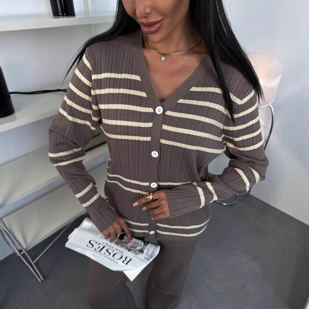 Damen Strick-Loungewear-Set aus Feinripp mit Button-Cardigan, Spaghetti-Top und weitem Jogger EB