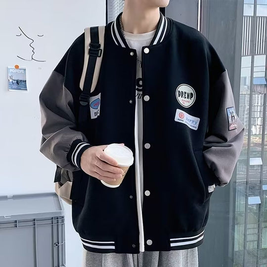 Herren Collegejacke mit praktischen Taschen und Stickereien EB