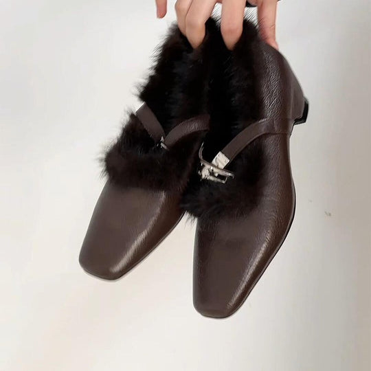 Damen Pantoletten mit luxuriösem Fellbesatz und modernem Design EB