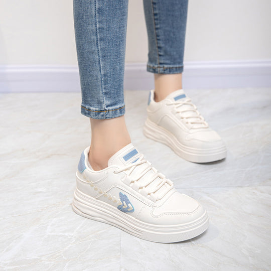 Damen Sportliche Plateau-Sneaker mit eleganten Details und atmungsaktivem Obermaterial EB
