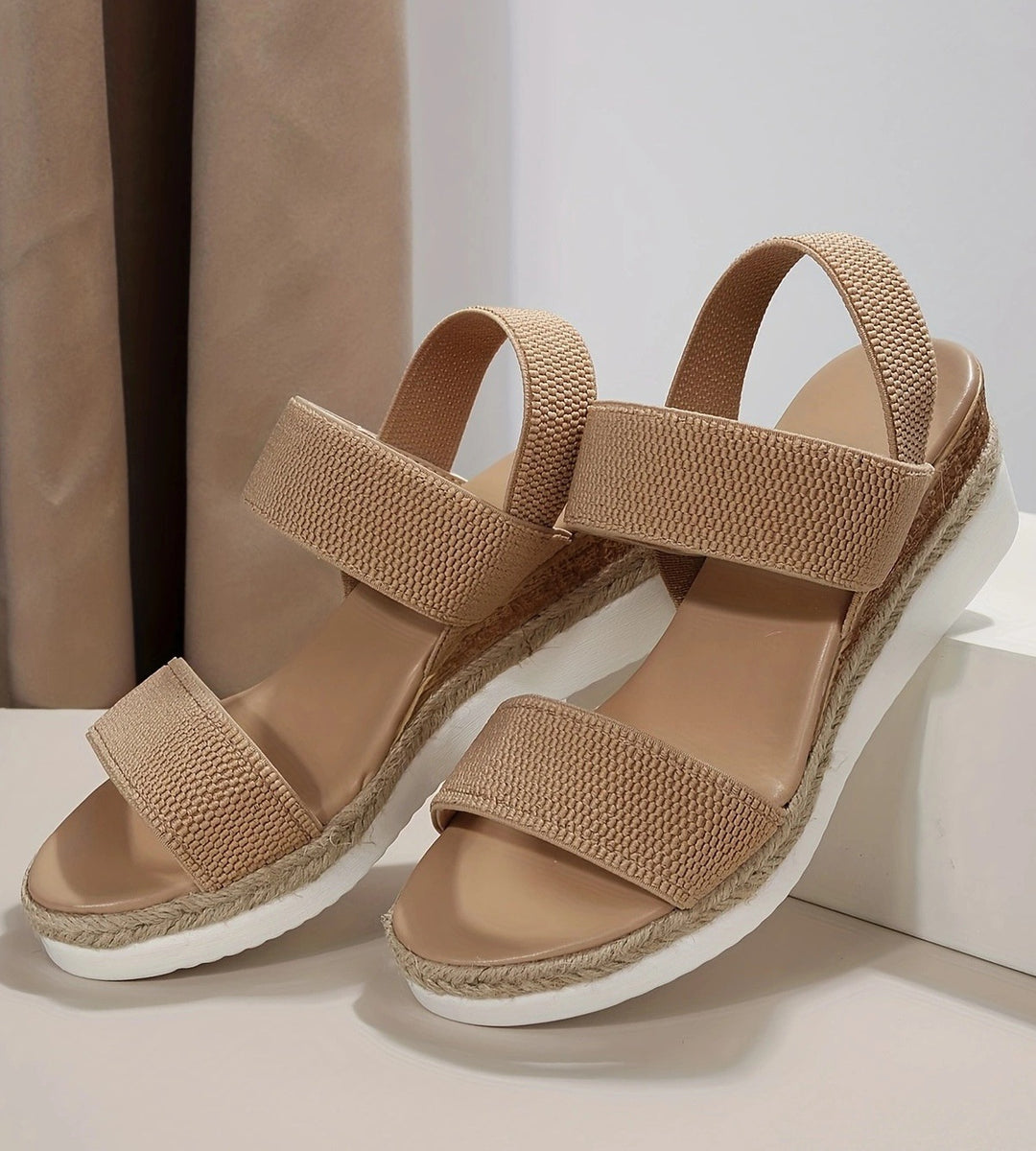 Damen Wedge-Sandalen mit elastischen Riemen und komfortablem Fußbett EB