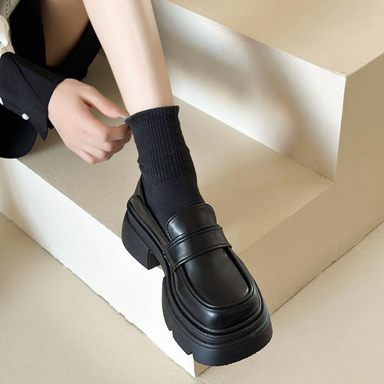 Damen Plateau-Lederschuhe mit modischem Detail und robuster Sohle EB