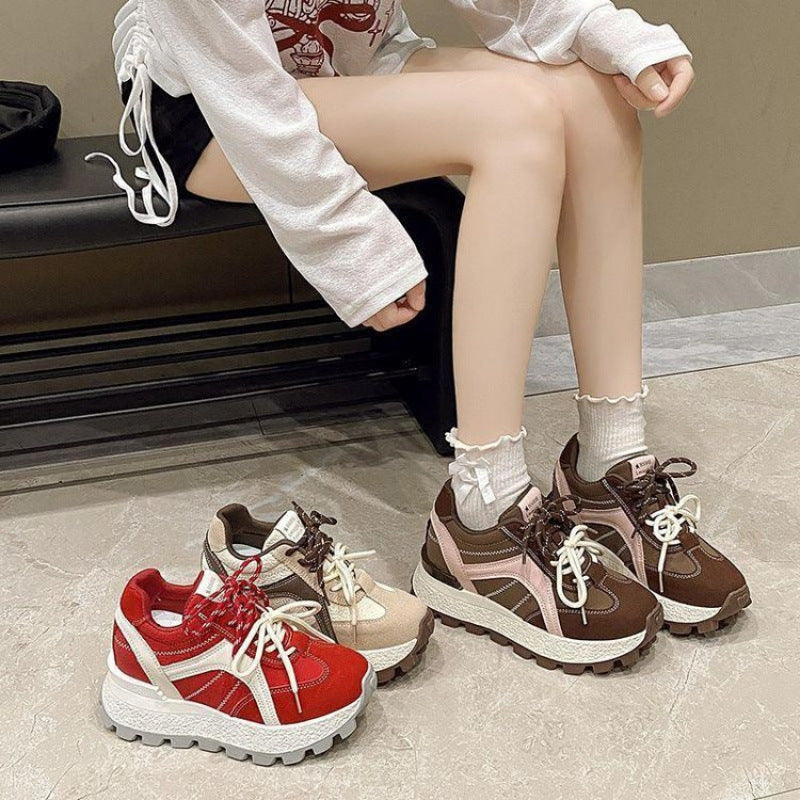 Damen Sportliche Sneakers mit hohem Plateau und trendiger Schnürung EB
