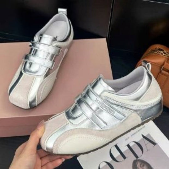 Damen Sportliche Sneakers mit metallic Akzenten und praktischen Klettverschlüssen EB