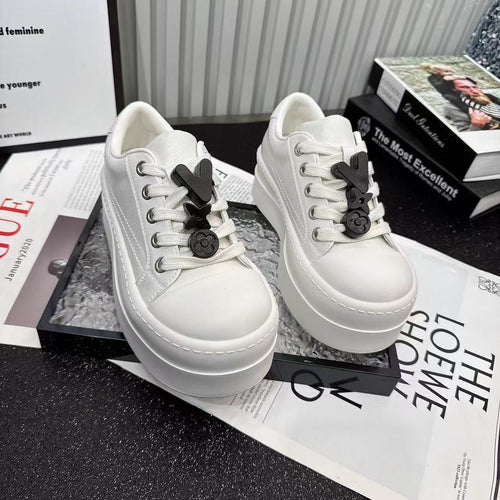 Damen Plateau Sneaker mit trendigem Design und elastischen Schnürsenkeln EB