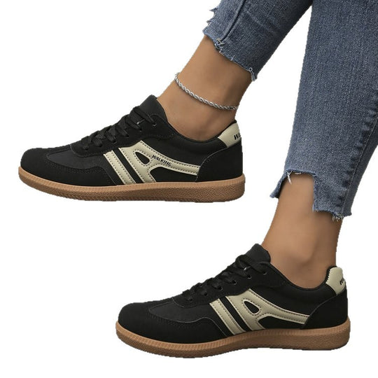 Damen Casual-Sneaker im Retro-Look aus Wildlederimitat mit kontrastierenden Zierstreifen und dämpfender Gummisohle EB