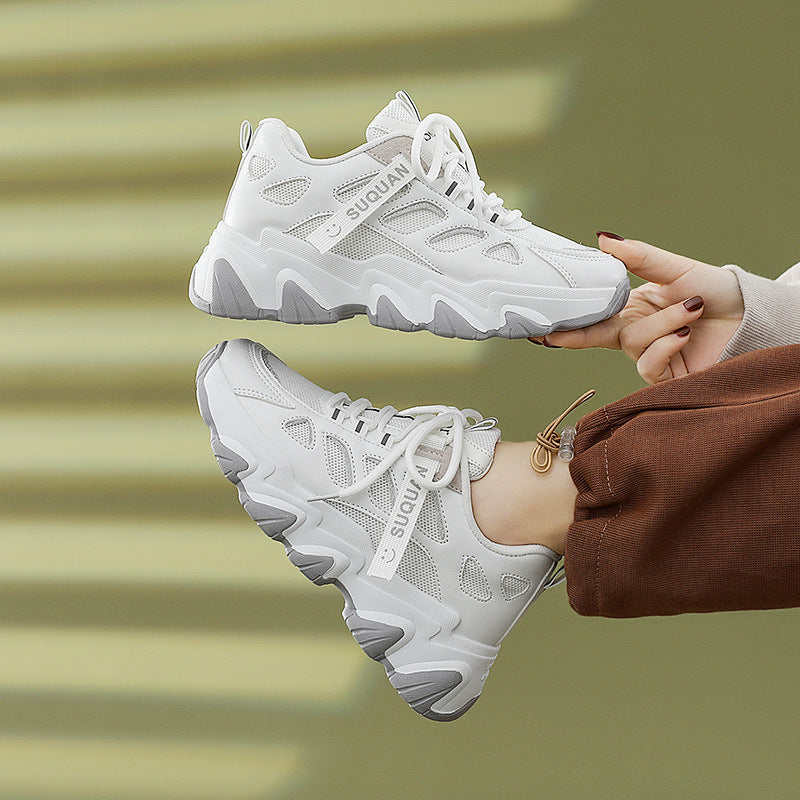 Damen Sportliche Sneakers mit futuristischem Design und atmungsaktiven Einsätzen EB