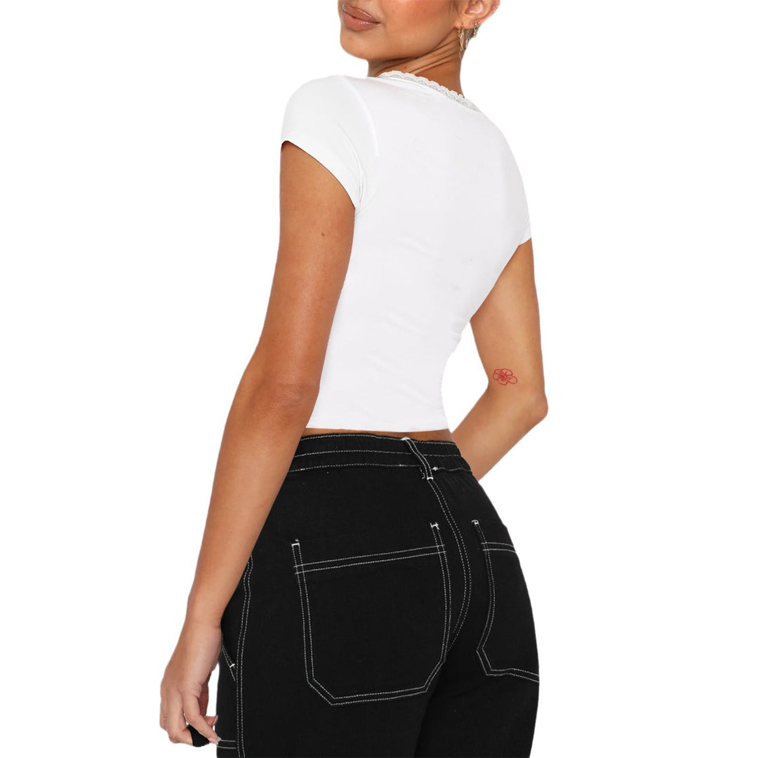 Damen modisches cropped T-Shirt mit quadratischem Ausschnitt und zarten Spitzenakzenten EB