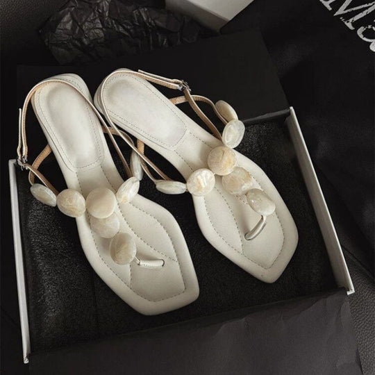 Damen elegante Zehentrenner-Sandalen mit zierlichem Blätter-Design EB