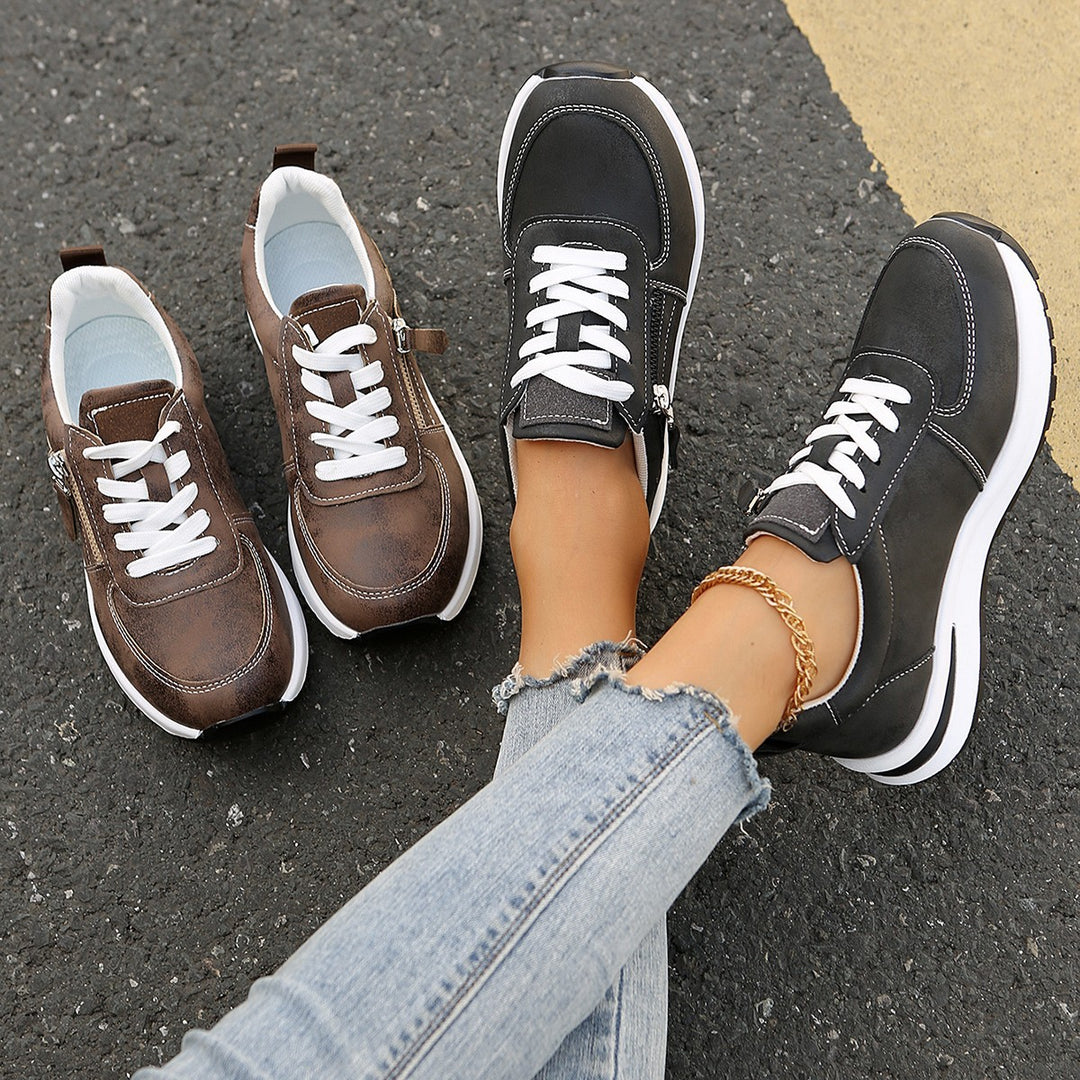 Damen Sneakers mit reflektierenden Akzenten und gepolsterter Innensohle EB