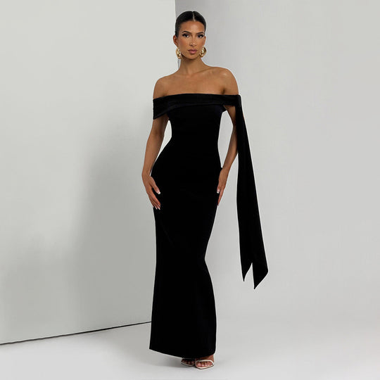 Damen Elegantes Maxikleid mit schulterfreiem Design und raffiniertem Drapierungselement EB