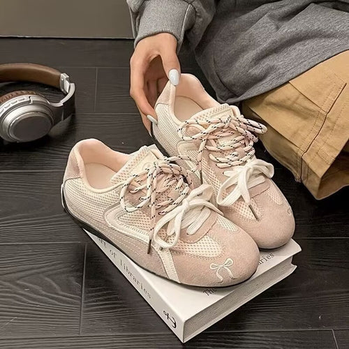 Damen Sportliche Sneakers mit verspieltem Apfelmotiv und atmungsaktiven Mesh-Elementen EB