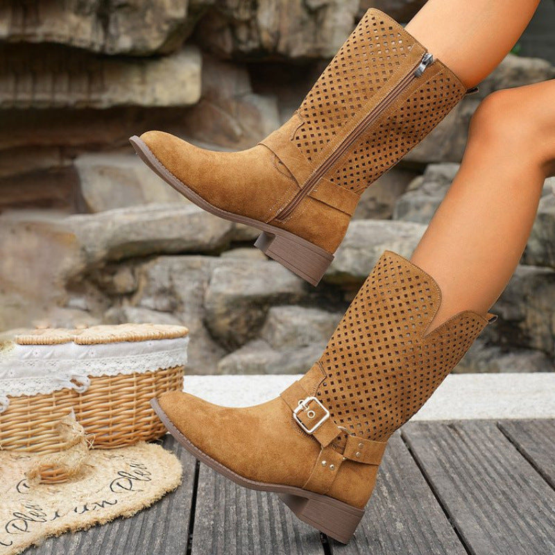 Damen Stiefel aus perforiertem Wildleder mit modischem Schnallen-Detail EB