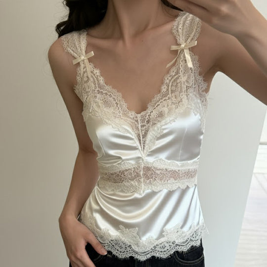 Damen luxuriöses Satin-Top mit romantischen Spitzendetails EB