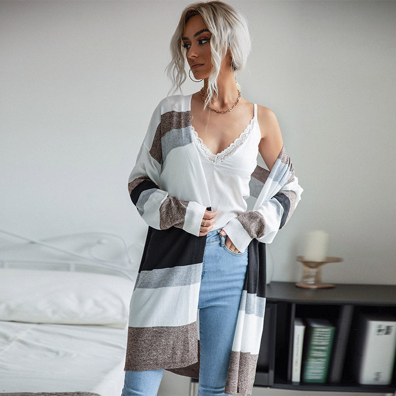 Damen Strickjacke mit modischem Streifenmuster und lässigem Schnitt EB