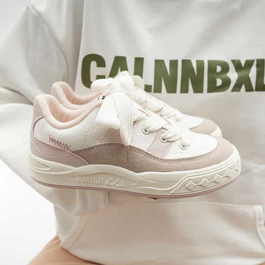 Damen Sportliche Sneakers mit innovativer Oberflächenstruktur und gepolsterter Sohle EB