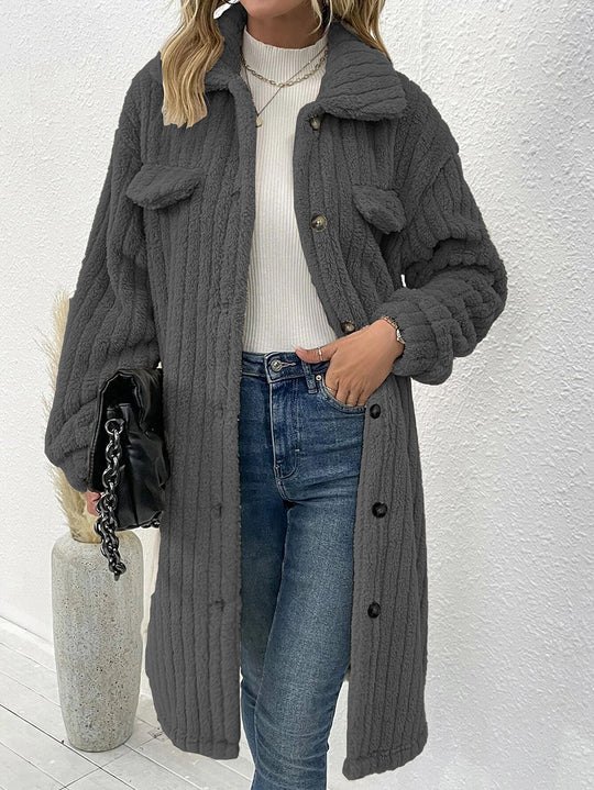 Damen nan langer Teddy-Mantel mit Schalkragen und aufgesetzten Brusttaschen EB