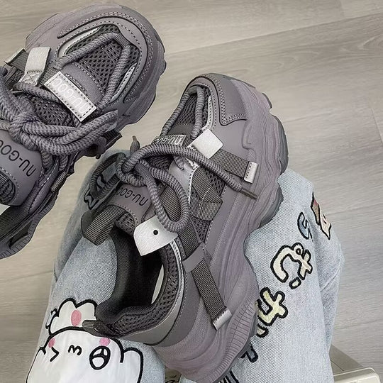 Damen Sportliche Sneakers mit stabiler Laufsohle und atmungsaktivem Obermaterial EB