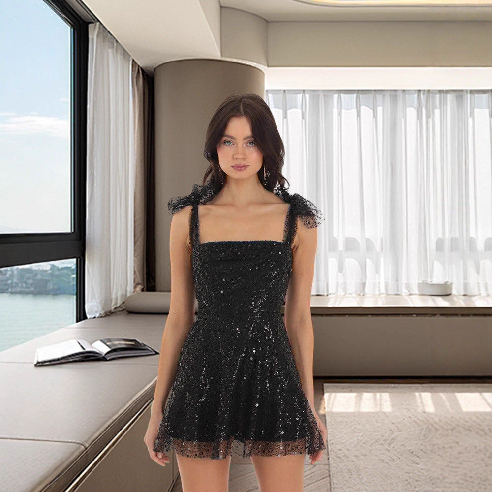 Damen Glitzerndes Minikleid mit dekorativen Trägern und funkelnden Details EB