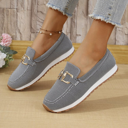 Damen Slip-On Sneakers mit luftigem Netzdesign und elegantem Schmuckverschluss EB
