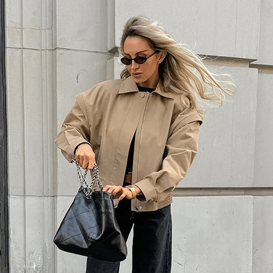 Damen Kurze Utility-Jacke mit voluminösen Ärmeln und praktischen Taschen EB