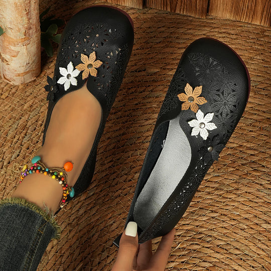 Damen nan flache Ballerina-Pantoffel mit Laserperforation und dreidimensionaler Blumenapplikation EB