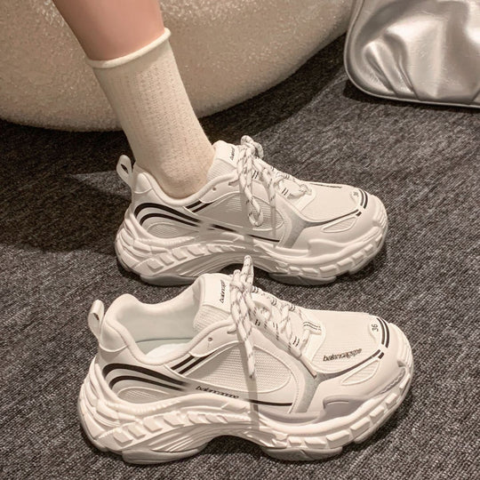 Damen sportliche Sneaker mit atmungsaktiver Mesh-Oberfläche und dämpfender Sohle EB